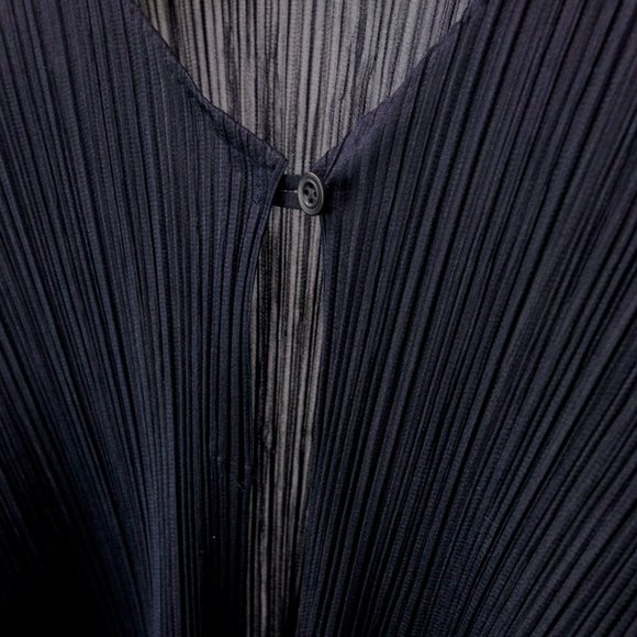 SOLD Pleats Please Issey Miyake Midnight Blue Pleated Cardigan - Picture 3 of 6